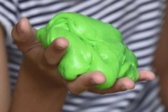 Several effective methods on how to wash clothes from slime