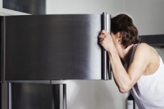 Several ways to quickly remove odor from the freezer at home