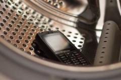 What should and should not be done if you accidentally washed your phone in the washing machine?