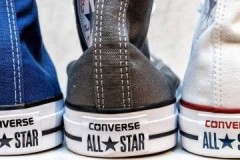 Arahan berguna mengenai cara mencuci mesin dan mencuci tangan kasut kasut Converse