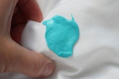 Proven methods for quickly removing gum from clothing and fabric