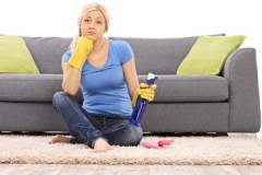 TOP 10 cara untuk menghilangkan bau dan bau air kencing orang dewasa dari sofa