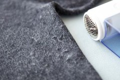 How to quickly and easily remove pellets from a sweater at home?